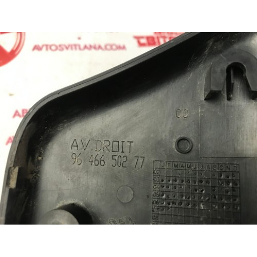 Молдинг крила правий Citroen Berlingo 2003-2008 9646650277